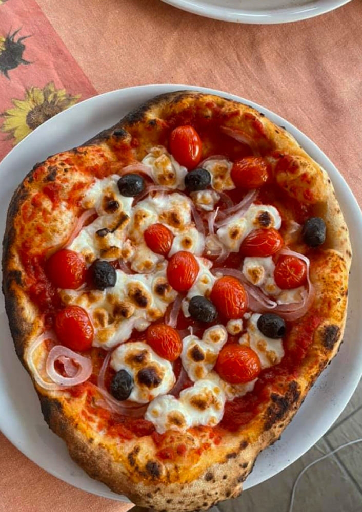 Perfectly cooked pizzas with the Alfonso 2 Pizze Wood-Fired Oven